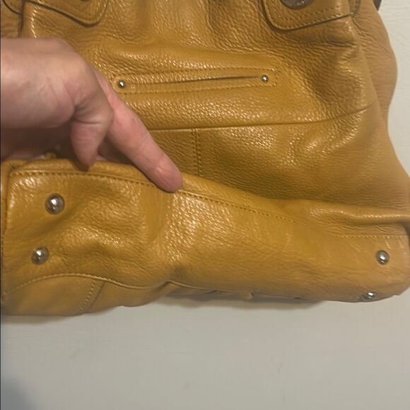 B makowski Elegant mustard yellow  Leather Tote Bag - Picture 13 of 16
